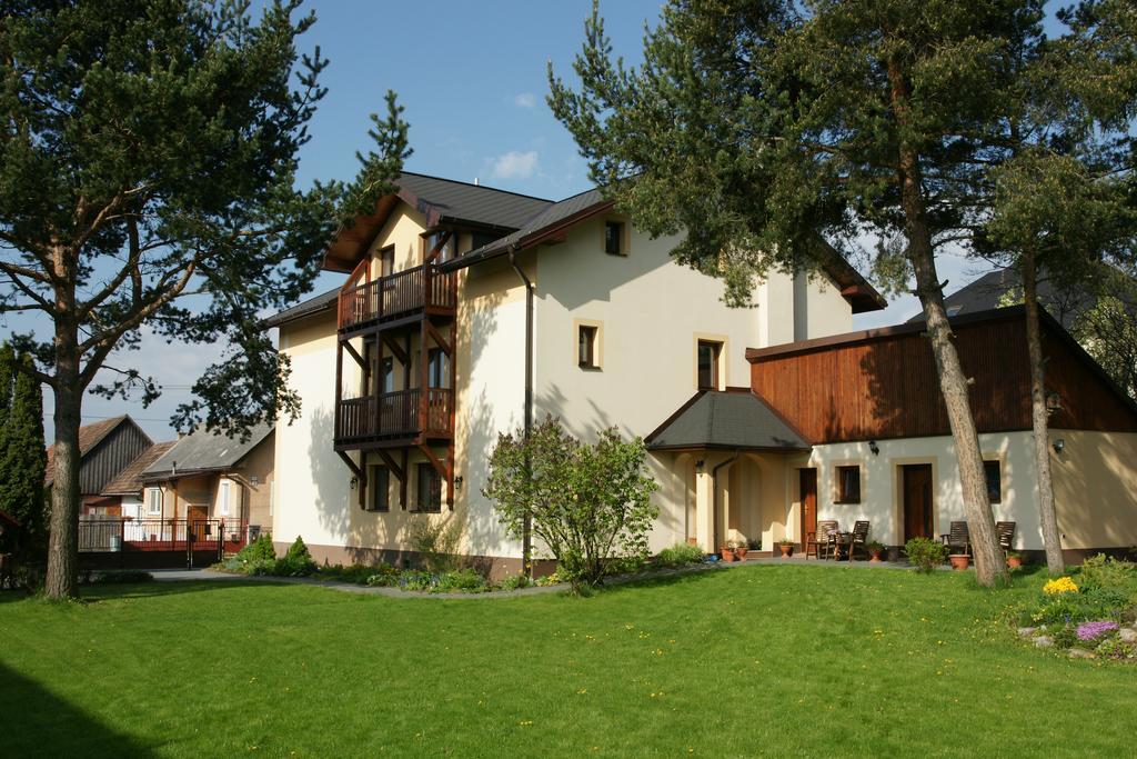 Guest House Boba Strba Bagian luar foto