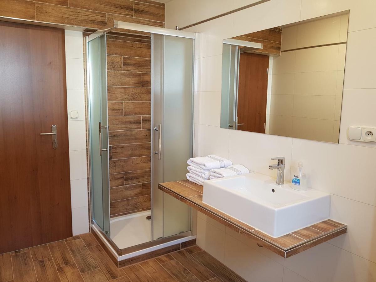 Guest House Boba Strba Bagian luar foto