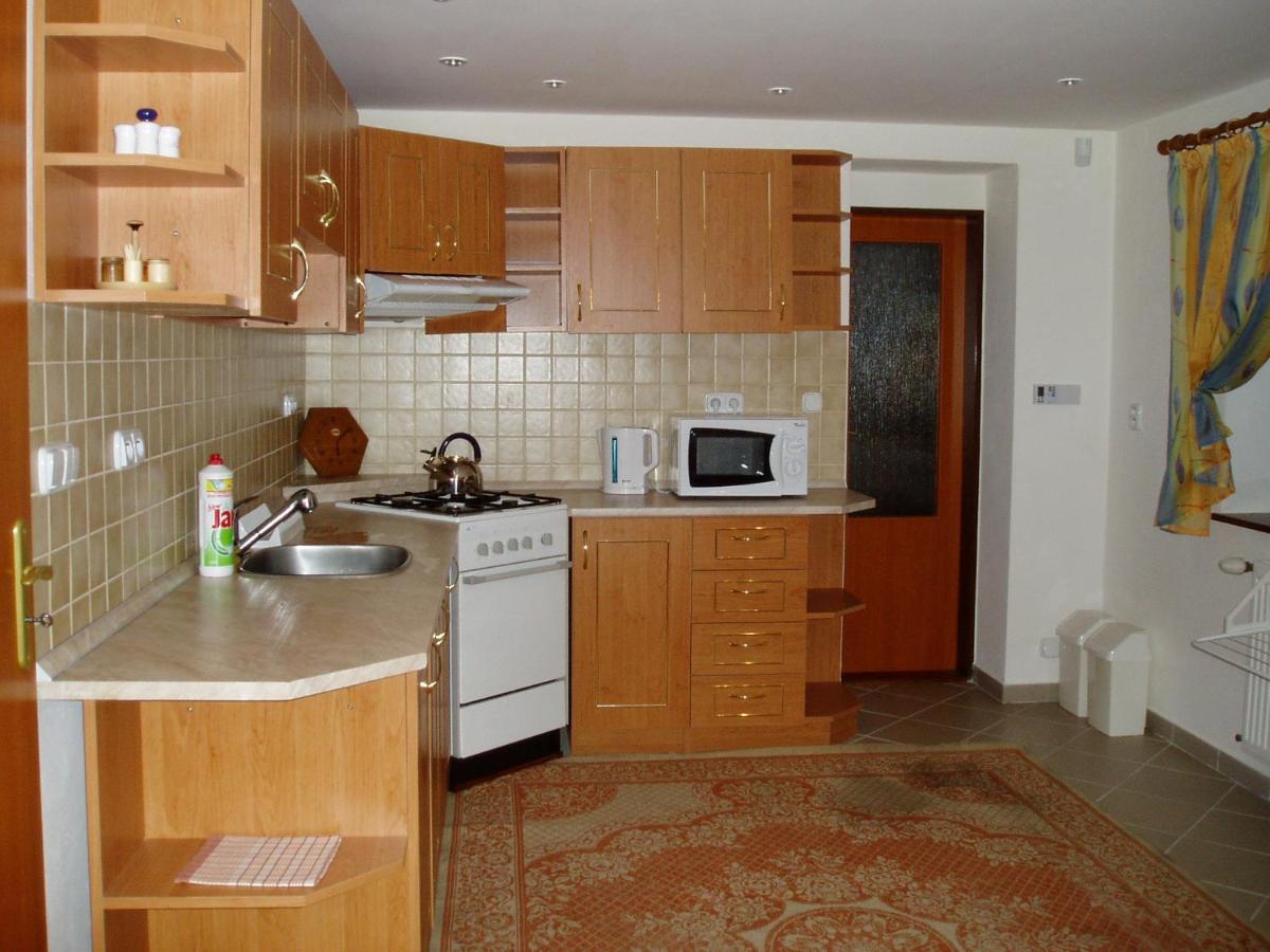 Guest House Boba Strba Bagian luar foto