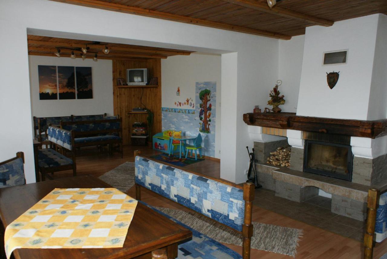 Guest House Boba Strba Bagian luar foto